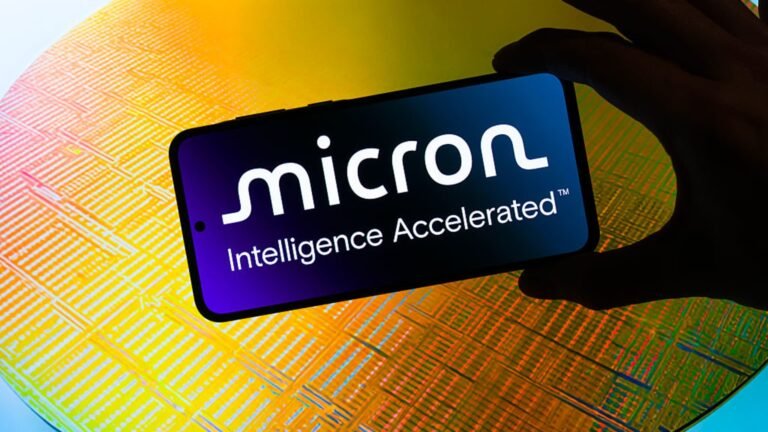 Tech stocks to buy after the big semiconductor pullback, according to UBS